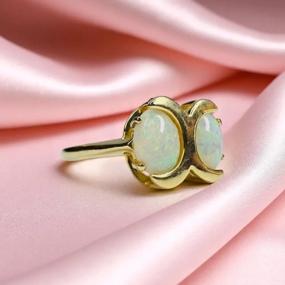 VINTAGE- 14K Gold -Natural Australian White Opal Crescent Moon Ring -Size 7 - 3g
